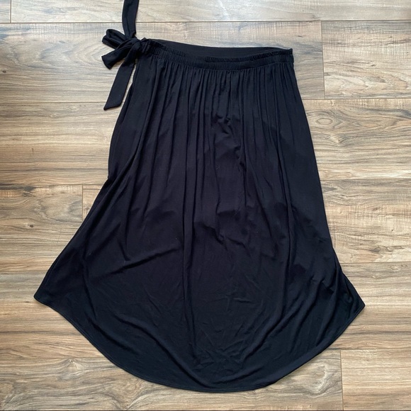 [ Sold ] Black Wrap Skirt by Forever 21, Large - Picture 4 of 6
